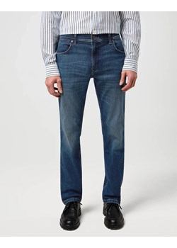 MESKIE SPODNIE WRANGLER GREENSBORO MARINE TINT 112371009 ze sklepu YouNeedit.pl w kategorii Jeansy męskie - zdjęcie 187690499