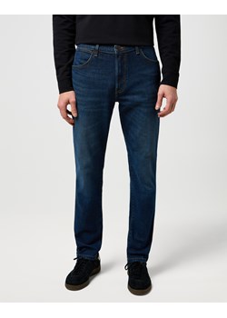 MESKIE SPODNIE JEANSOWE WRANGLER LARSTON OBSIDIAN 112371372 ze sklepu YouNeedit.pl w kategorii Jeansy męskie - zdjęcie 187691049