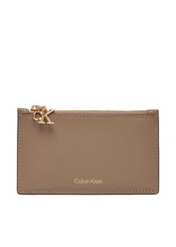 Calvin Klein Etui na karty kredytowe Ck Zip Cardcase 6Cc LV04F1076G Beżowy ze sklepu MODIVO w kategorii Etui - zdjęcie 187692336