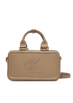 Calvin Klein Torebka Bold Ck Elongated Mini Tote LV04F3411G Beżowy ze sklepu MODIVO w kategorii Kuferki - zdjęcie 187692398