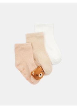 Sinsay - Skarpetki antypoślizgowe z aplikacją 3D 3 pack - wielobarwny ze sklepu Sinsay w kategorii Skarpetki dziecięce - zdjęcie 187696169