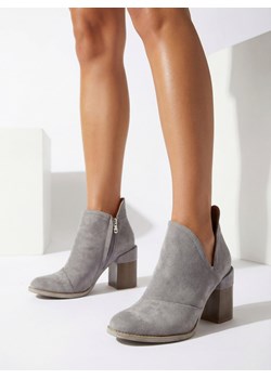 Royalfashion Szare damskie botki na słupku z wycięciami Cintura ze sklepu royalfashion.pl w kategorii Botki - zdjęcie 187698855