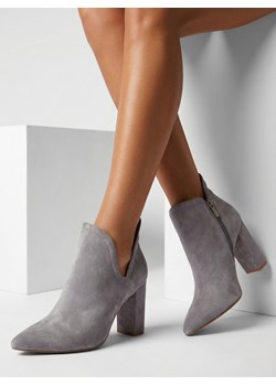 Royalfashion Szare damskie botki na słupku z wycięciem Alania ze sklepu royalfashion.pl w kategorii Botki - zdjęcie 187699027