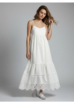 Sinsay - Sukienka midi z koronkowym wykończeniem - biały ze sklepu Sinsay w kategorii Sukienki - zdjęcie 187700636