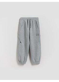 Reserved - Ocieplane spodnie cargo - jasnoszary ze sklepu Reserved w kategorii Spodnie chłopięce - zdjęcie 187750119