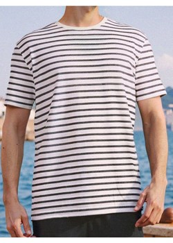 Sinsay - Koszulka w paski - kremowy ze sklepu Sinsay w kategorii T-shirty męskie - zdjęcie 187750537