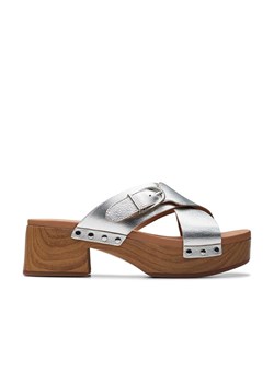Clarks Skórzane klapki &quot;Sivanne Walk&quot; w kolorze srebrnym ze sklepu Limango Polska w kategorii Klapki damskie - zdjęcie 187763096