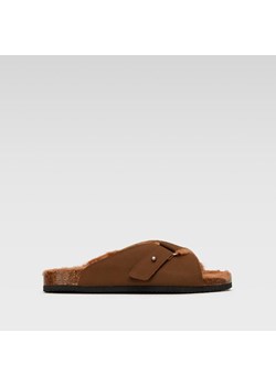 Kapcie Home&Relax AGK21110 ze sklepu ccc.eu w kategorii Kapcie damskie - zdjęcie 187774108