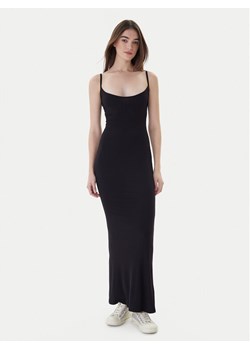 Guess Sukienka letnia O5GK10 KCDA2 Czarny Regular Fit ze sklepu MODIVO w kategorii Sukienki - zdjęcie 187775965