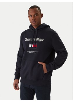 Tommy Hilfiger Bluza Embro Flag MW0MW42735 Granatowy Regular Fit ze sklepu MODIVO w kategorii Bluzy męskie - zdjęcie 187775986