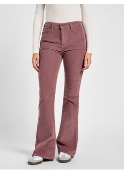 Lee Spodnie sztruksowe &quot;Breese&quot; w kolorze jagodowym ze sklepu Limango Polska w kategorii Spodnie damskie - zdjęcie 187779408