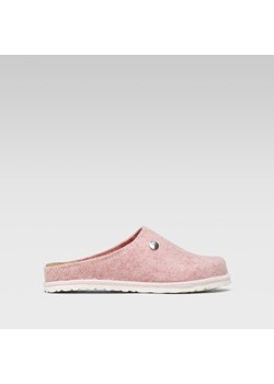 Kapcie Inblu CS07FE03 ze sklepu ccc.eu w kategorii Kapcie damskie - zdjęcie 187784069