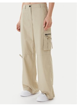 Karl Lagerfeld Jeans Spodnie materiałowe B1W10087 Zielony Regular Fit ze sklepu MODIVO w kategorii Spodnie damskie - zdjęcie 187797949