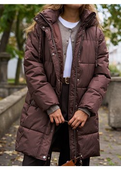 Sinsay - Płaszcz pikowany - brązowy ze sklepu Sinsay w kategorii Płaszcze damskie - zdjęcie 187799725