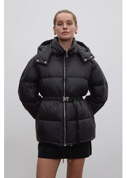 Estro: Czarna kurtka damska do bioder z puchem gęsim z paskiem ze sklepu Estro w kategorii Kurtki damskie - zdjęcie 187801399