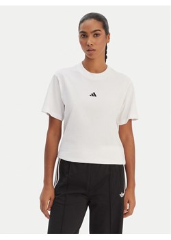adidas T-Shirt Essentials Small Logo JC5944 Biały Regular Fit ze sklepu MODIVO w kategorii Bluzki damskie - zdjęcie 187803059
