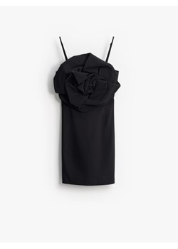 Mohito - Sukienka z ozdobną różą - czarny ze sklepu Mohito w kategorii Sukienki - zdjęcie 187805209