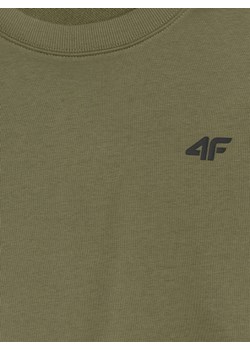Męska bluza dresowa nierozpinana bez kaptura 4F 4FRMM00TSWSM2478 - zielona ze sklepu Sportstylestory.com w kategorii Bluzy męskie - zdjęcie 187818177