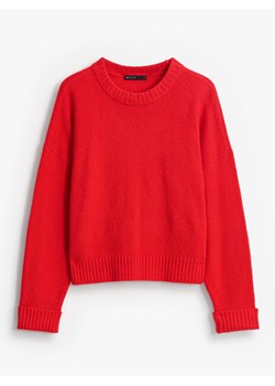 Mohito - Czerwony sweter basic - czerwony ze sklepu Mohito w kategorii Swetry damskie - zdjęcie 187818958