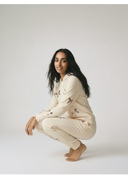 Reserved - Bluza ze świątecznym motywem - złamana biel ze sklepu Reserved w kategorii Bluzy damskie - zdjęcie 187821057