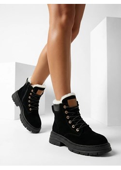 Royalfashion Damskie ocieplane botki typu trapery w kolorze czarnym Radoras ze sklepu royalfashion.pl w kategorii Workery damskie - zdjęcie 187823068