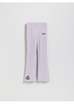 Reserved - Spodnie flare Pusheen - lawendowy ze sklepu Reserved w kategorii Spodnie dziewczęce - zdjęcie 187847378