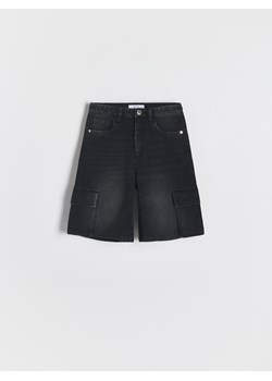Reserved - Szorty jeansowe z kieszeniami cargo - czarny ze sklepu Reserved w kategorii Spodenki dziewczęce - zdjęcie 187849665
