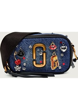 Marc Jacobs Jeansowa listonoszka The Trinket Charm Denim Snapshot ze sklepu Gomez Fashion Store w kategorii Listonoszki - zdjęcie 187851329