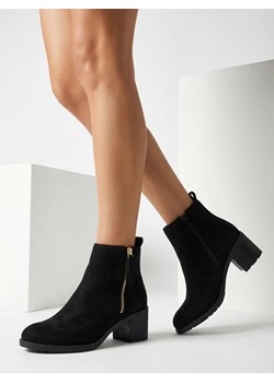 Royalfashion Czarne eko zamszowe botki damskie na niskim słupku Rejerry ze sklepu royalfashion.pl w kategorii Botki - zdjęcie 187852519