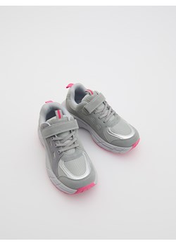 Reserved - Lekkie buty sportowe - jasnoszary ze sklepu Reserved w kategorii Buty sportowe dziecięce - zdjęcie 187853889