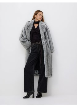 Reserved - Płaszcz z imitacji futra - jasnoszary ze sklepu Reserved w kategorii Futra damskie - zdjęcie 187853925