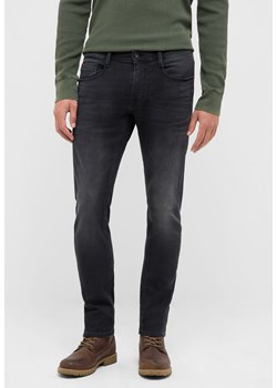 Męskie Spodnie jeansowe Mustang Style Oregon Slim K Denim Black 1017227 4000 883 ze sklepu YouNeedit.pl w kategorii Jeansy męskie - zdjęcie 187854659