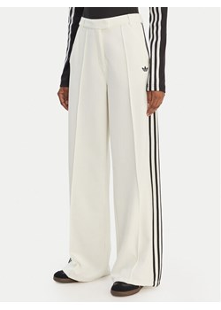 adidas Spodnie materiałowe Sport Tailored KC9089 Biały Wide Leg ze sklepu MODIVO w kategorii Spodnie damskie - zdjęcie 187855747