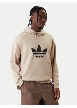 adidas Bluza adicolor Trefoil KE0878 Beżowy Loose Fit ze sklepu MODIVO w kategorii Bluzy męskie - zdjęcie 187855809