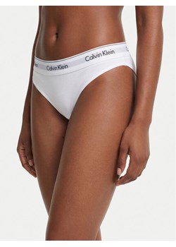 Calvin Klein Underwear Komplet stringów LV00QF8518 Biały ze sklepu MODIVO w kategorii Majtki damskie - zdjęcie 187857549