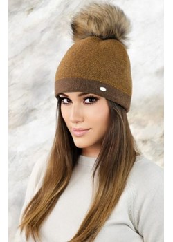 Kamea Aloes czapka z pomponem karmelowa ze sklepu intimiti.pl w kategorii Czapki zimowe damskie - zdjęcie 187858789