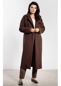 Długi płaszcz damski o prostym kroju z paskiem A750 brązowy ze sklepu intimiti.pl w kategorii Płaszcze damskie - zdjęcie 187858795