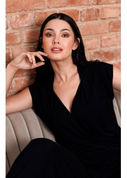 Bewear B288 bluzka wiskozowa na zakładkę czarna ze sklepu intimiti.pl w kategorii Bluzki damskie - zdjęcie 187861695