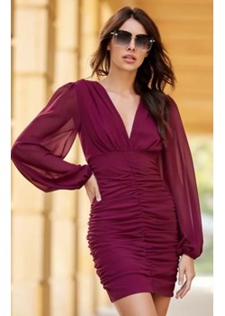 Dopasowana mini sukienka z bufiastymi rękawami bordowa ze sklepu intimiti.pl w kategorii Sukienki - zdjęcie 187863176