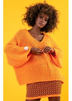 Oversizowy sweter damski orange F1256 ze sklepu intimiti.pl w kategorii Swetry damskie - zdjęcie 187863447