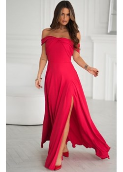 Połyskująca długa sukienka z hiszpańskim dekoltem czerwona ze sklepu intimiti.pl w kategorii Sukienki - zdjęcie 187865749