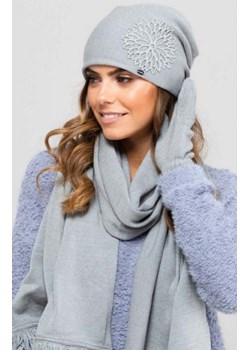 Damska czapka z kwiatem Kamea Saragossa ze sklepu intimiti.pl w kategorii Czapki zimowe damskie - zdjęcie 187865837