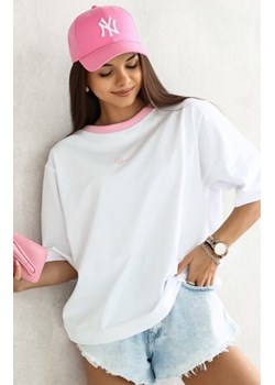 Basicowy t-shirt z kolorową stójką biały ze sklepu intimiti.pl w kategorii Bluzki damskie - zdjęcie 187866007