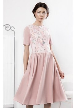 Kasia Miciak design pudrowa sukienka ze sklepu intimiti.pl w kategorii Sukienki - zdjęcie 187867099