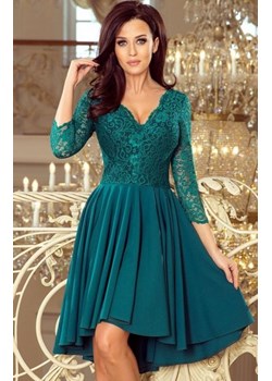 Sukienka z dłuższym tyłem zielona Numoco Nicolle 210-8 ze sklepu intimiti.pl w kategorii Sukienki - zdjęcie 187867216