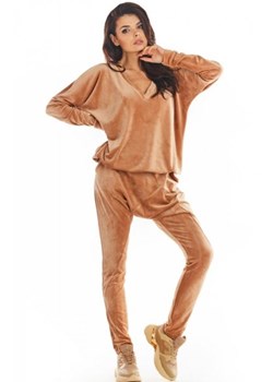 Welurowe spodnie beżowe Awama A377 ze sklepu intimiti.pl w kategorii Dresy damskie - zdjęcie 187868196