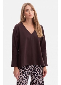 Bewear B304 bluzka dzianinowa z dekoltem V ciemny brąz ze sklepu intimiti.pl w kategorii Bluzki damskie - zdjęcie 187869689
