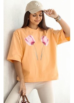Oversizowy t-shirt Dwa Tulipany brzoskwiniowy ze sklepu intimiti.pl w kategorii Bluzki damskie - zdjęcie 187870438