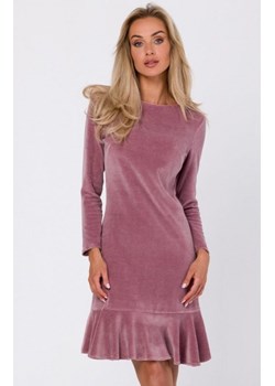 Moe M765 welurowa sukienka z falbanką brudny róż ze sklepu intimiti.pl w kategorii Sukienki - zdjęcie 187874915