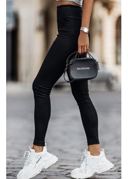 Czarne prążkowane legginsy Astrid ze sklepu intimiti.pl w kategorii Spodnie damskie - zdjęcie 187876405